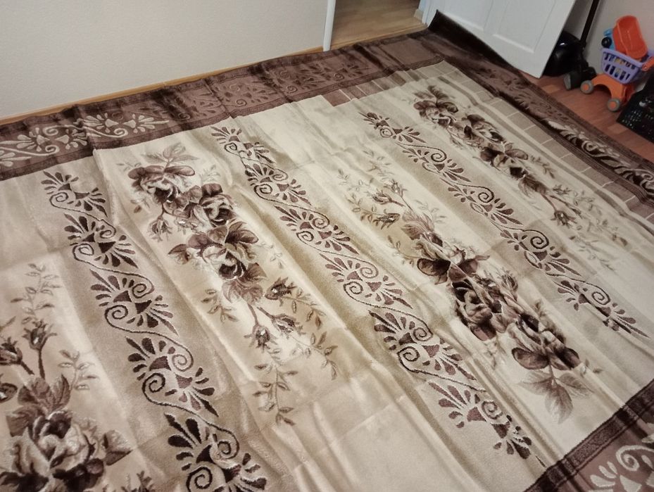 Продам Ковёр 3м х 5м