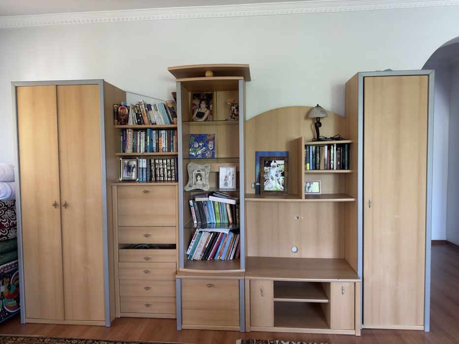 Продаю шкаф стенку