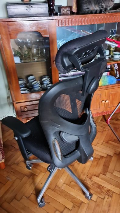 Scaun calculator ergonomic model Diablo. Pret 700 lei