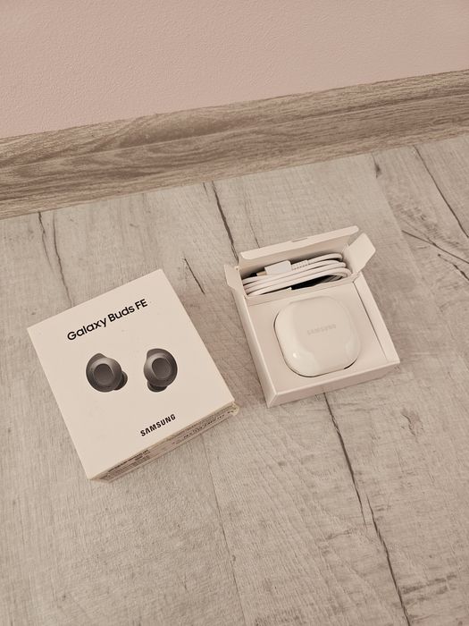 Безжични слушалки Samsung - Galaxy Buds FE, сиви, пълен комплект с кутия