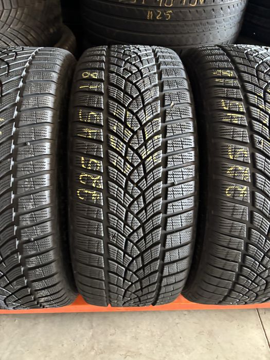 Anvelope Iarna 225/45/18 GoodYear UltraGrip Performance RFT 225 45 18 R18