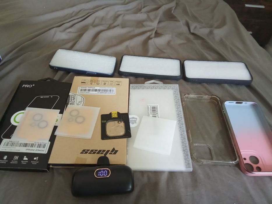 Accesorii pentru iPhone 13 mini