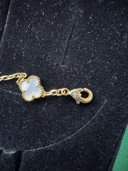 Van Cleef позлатена гривна