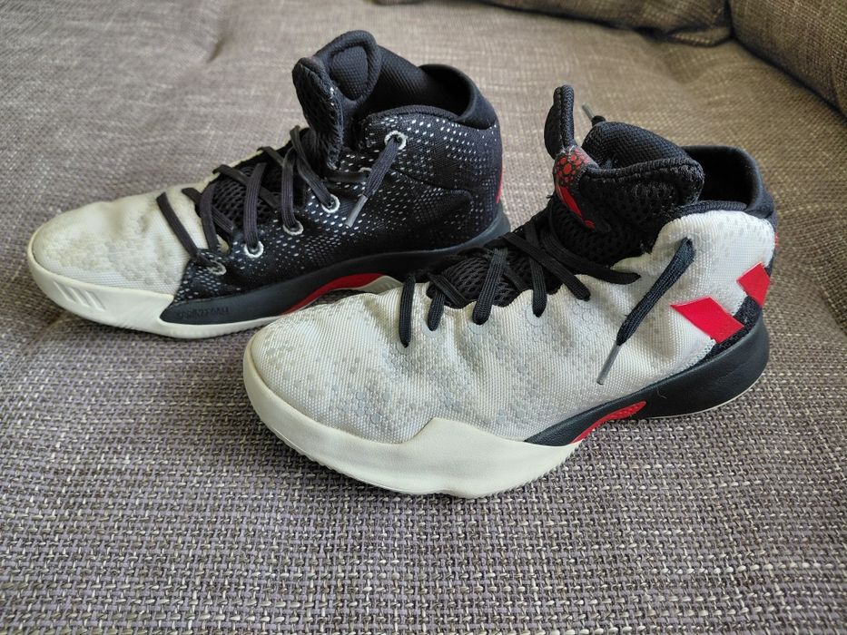 Pantofi de baschet Adidas, mărimea 40