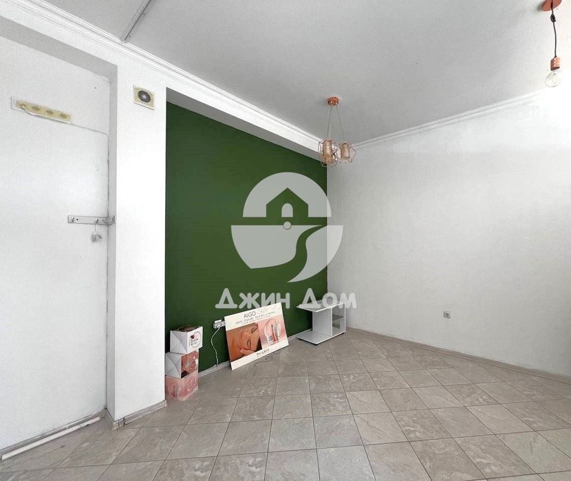 Продава се Магазин в Бургас, Зорница - 75 кв.м за 2134 €/кв.м - Снимка #2