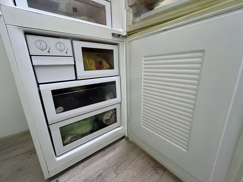 Срочно продадим холодильник