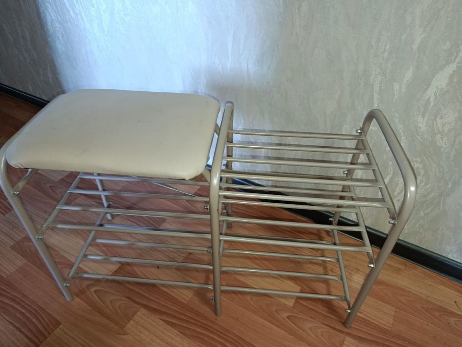 Продам обувница б/у