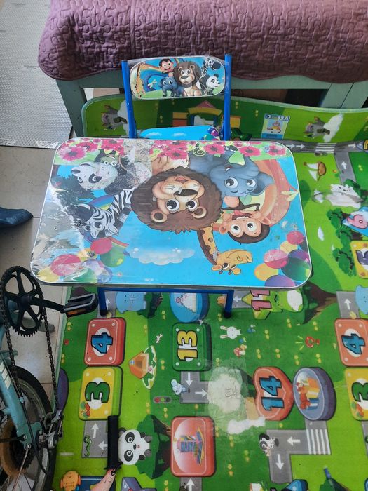 Vand birou/masuta si scaun copii