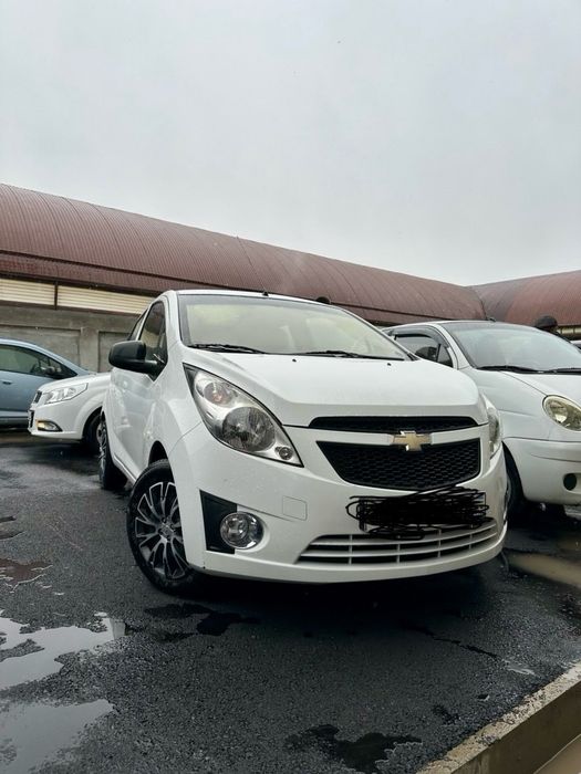 Продаётся Chevrolet Spark 1.25 состояние идеальное.