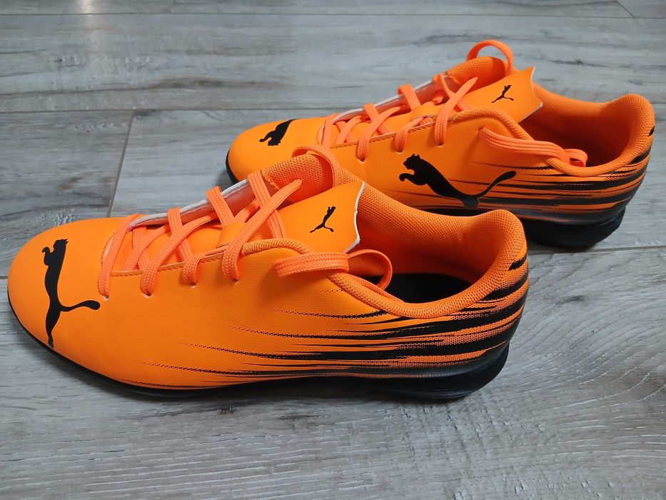 Футболни обувки, стоножки Puma, номер 37,5