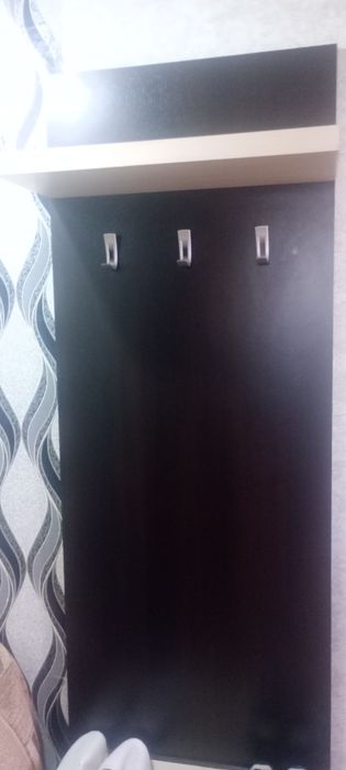 Вешалка и подставка для обуви