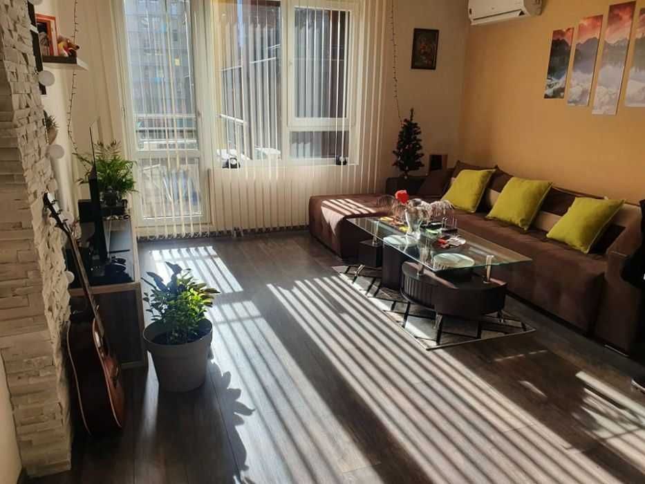 Продава се Двустаен апартамент в София, Манастирски ливади - 81 кв.м за 2075 €/кв.м - Снимка #2