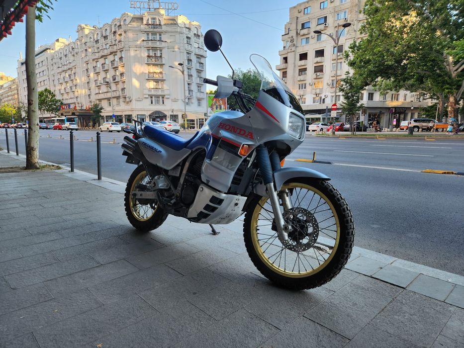 Carti reviste M Honda Transalp 600v motocicleta