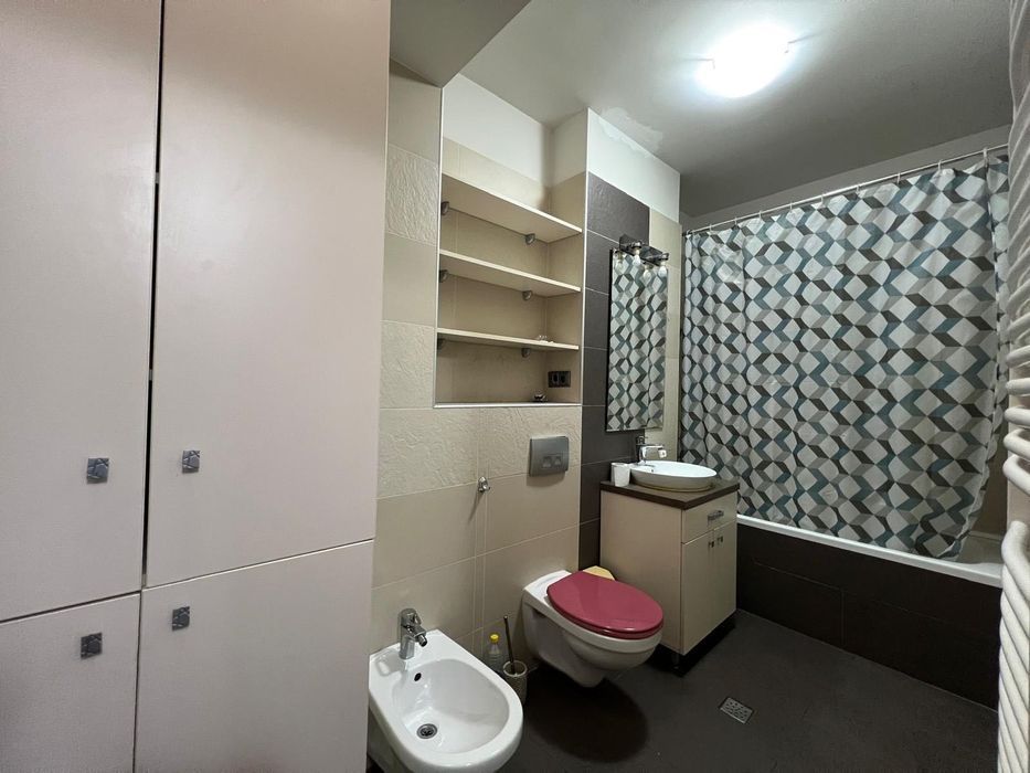 Apartament mobilat 3 camere decomandat intr o zona buna aproape de mijloacele de transport in comun