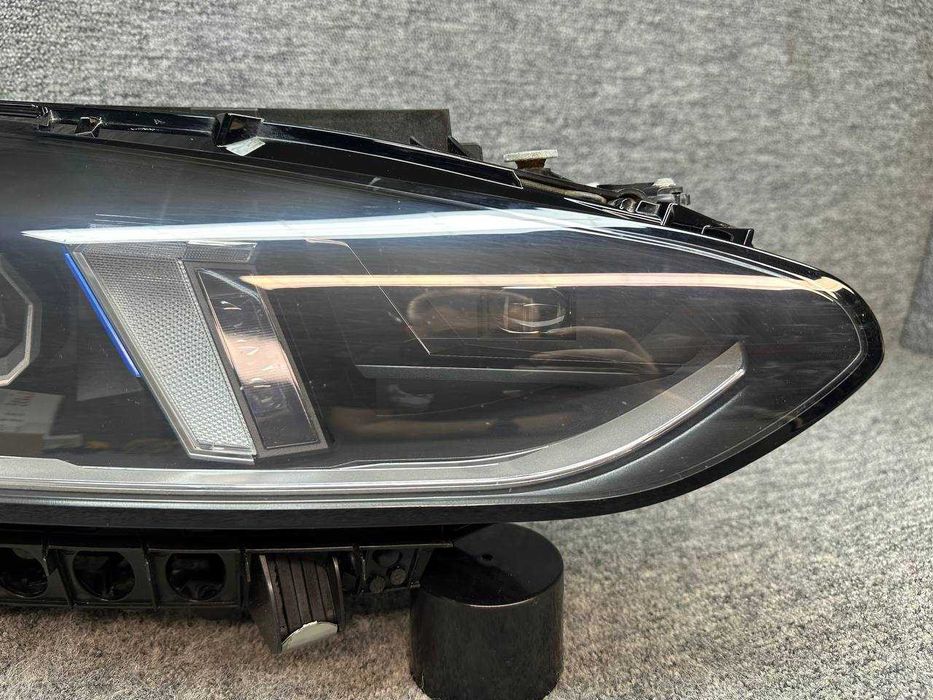 Far dreapta led adaptiv BMW SERIA 4 G22 facelift