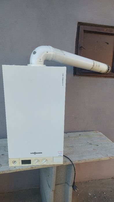 Cu Garantie .Vand o centrala Viessmann Vitopend 100 de 24 kw, una de 31 kw su una la cos .