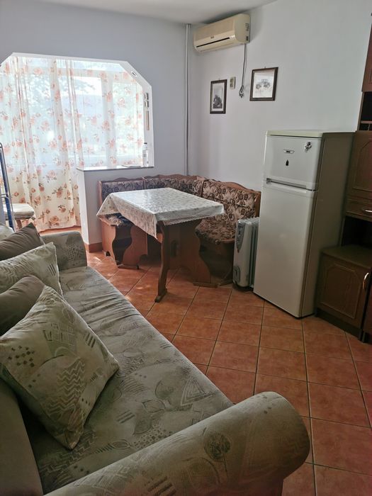 Închiriez garsoniera zona Confecții
