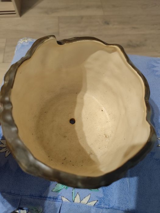 Керамична саксия за цветя. Много красива!