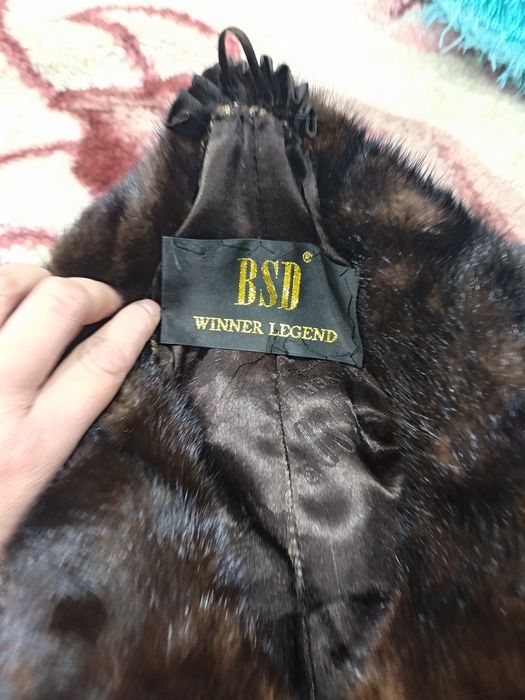 Продам норковую шубку.