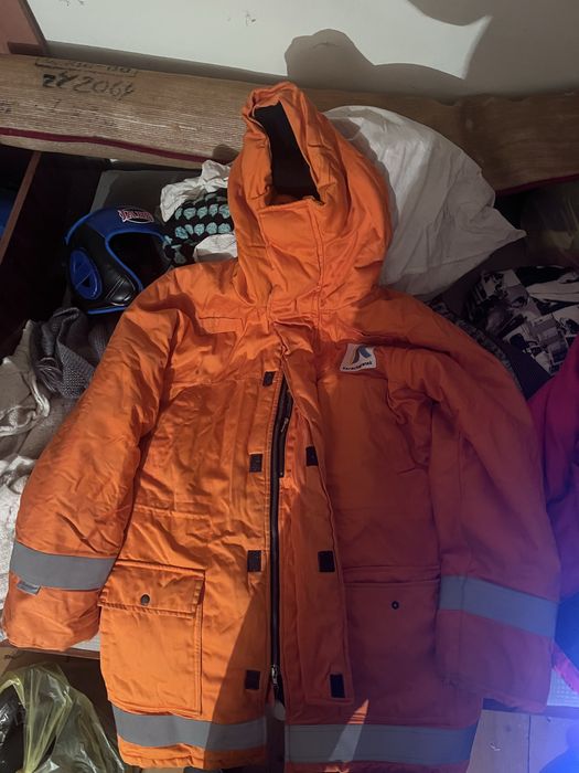 Продам куртки зимние