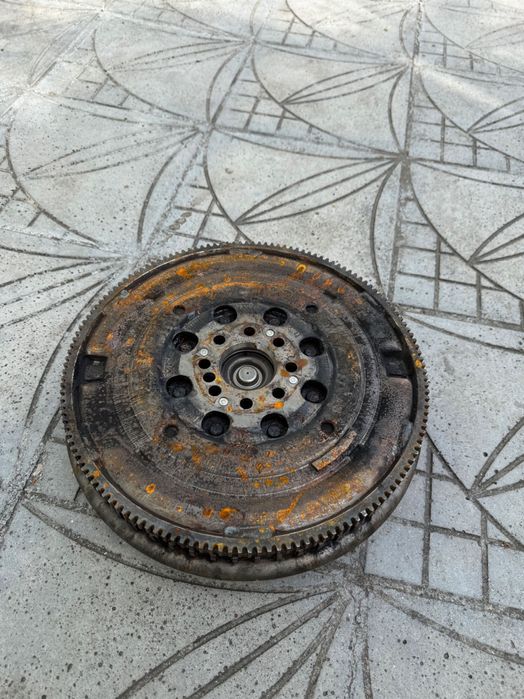 Продавам съединител + двумасов маховик (комплект)  За Мерцедес бенз