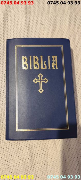 carte carti BIBLIA albastra 2012 impecabila