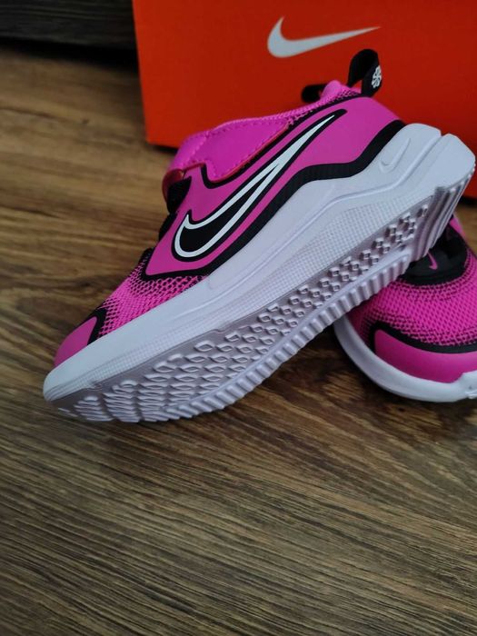 Детски обувки NIKE размер 22