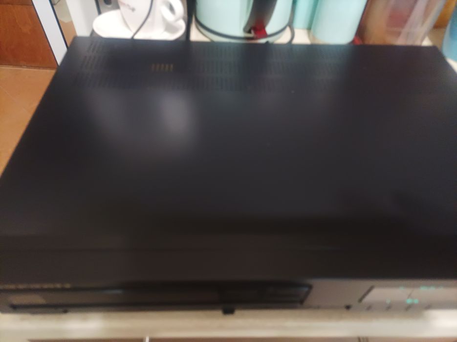 Продавам CD player Marantz CD 65