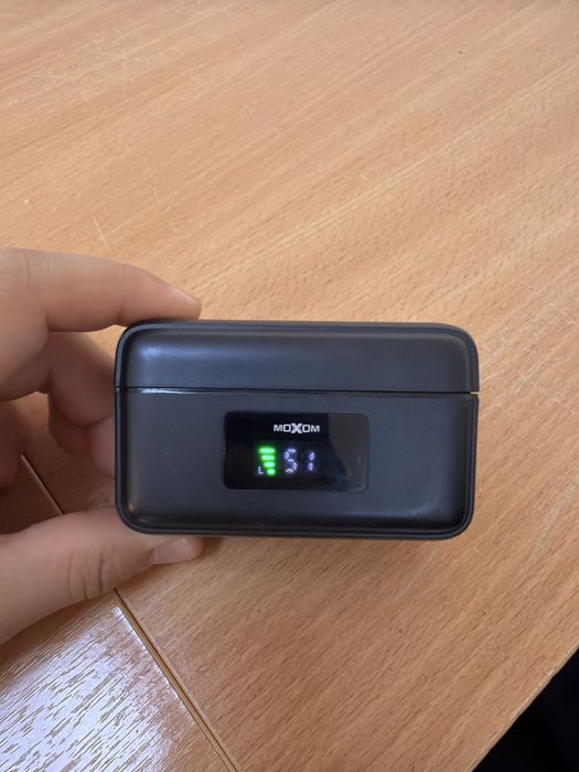 MOXOM MX-AX77 Cosmos Mini Dual Wireless Microphone