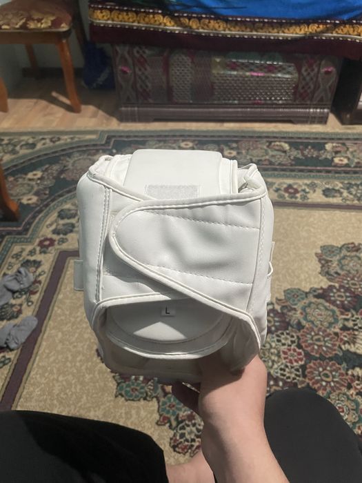 Шлем для карате или единоборства