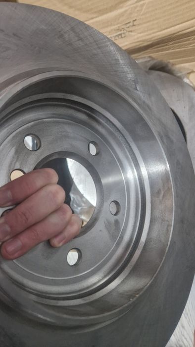 Discuri spate e46 330d Maxgear