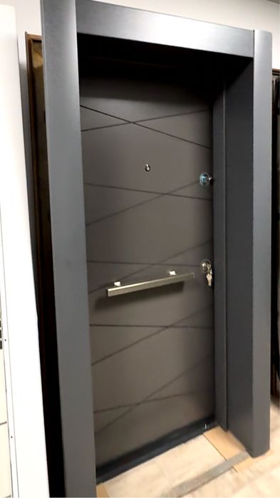 Входна врата с облякана каса-Arthur