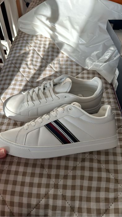 Продам кроссовки