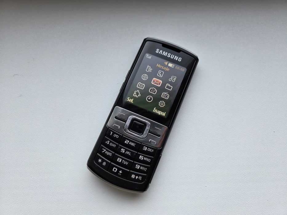 Samsung C3010 - telefon simplu cu butoane