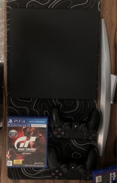 Playstation 4 slim в отличном состоянии