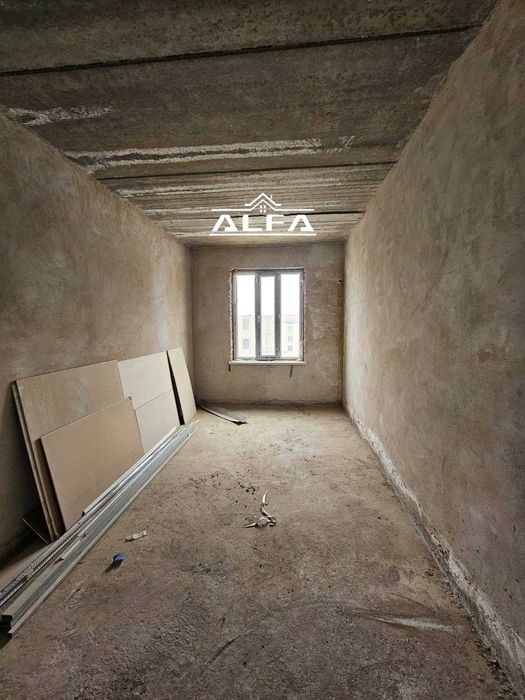 kvartira xonadon uy sotiladi 1 xonali 50m² 5-qavat.