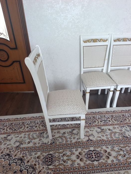 Продам стулья для гостиной