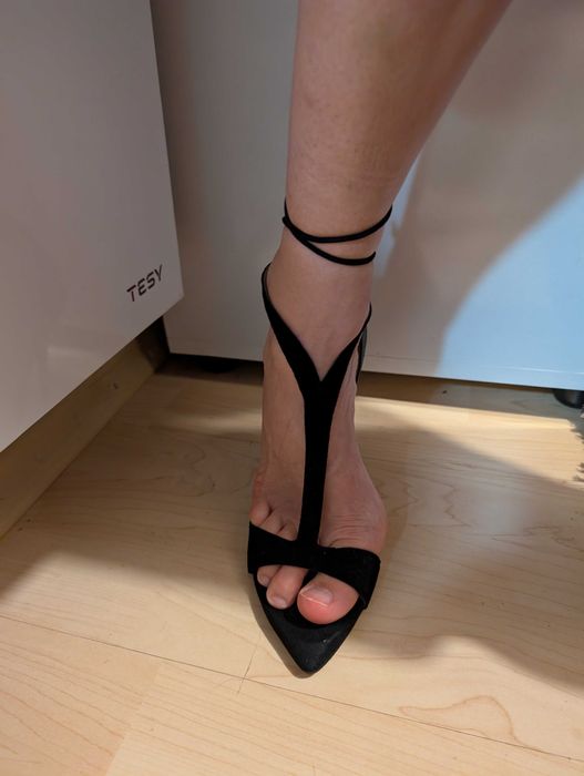 Дамски сандали от черен велур