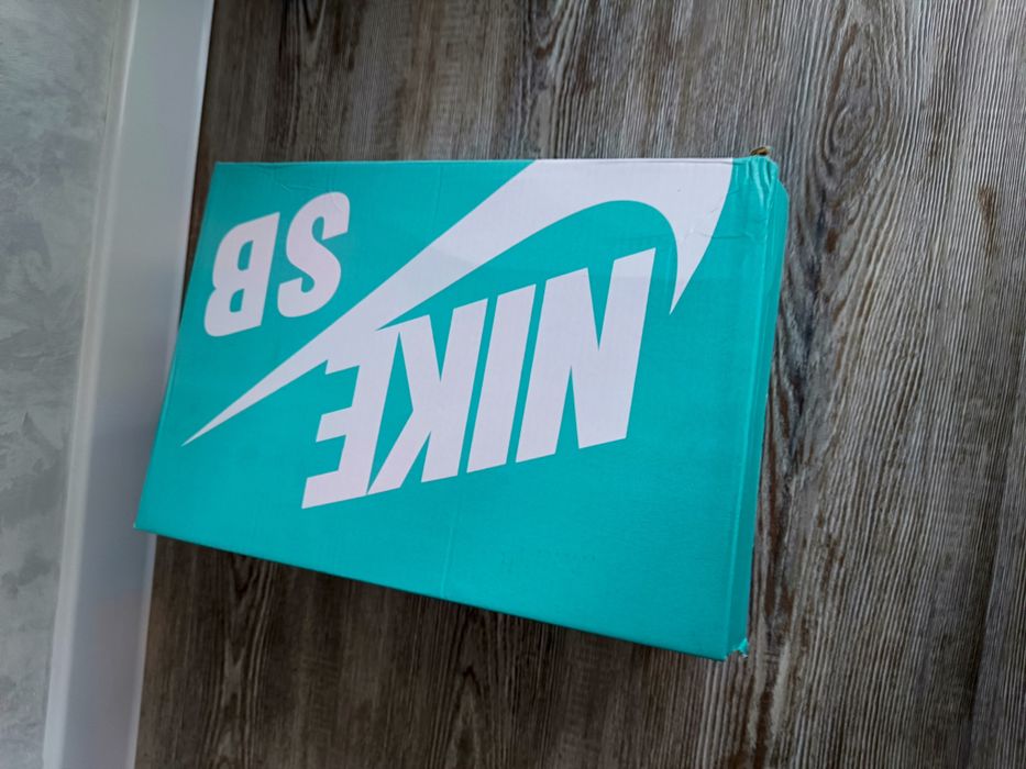 продам кроссовки