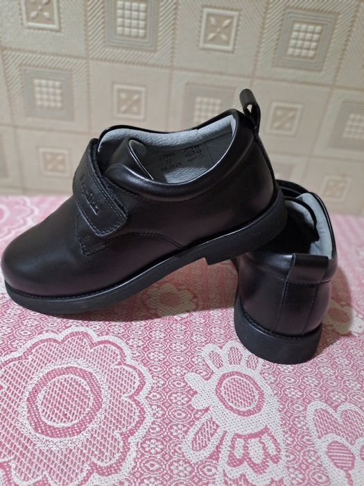 Продам школьные туфли Kapika для мальчика