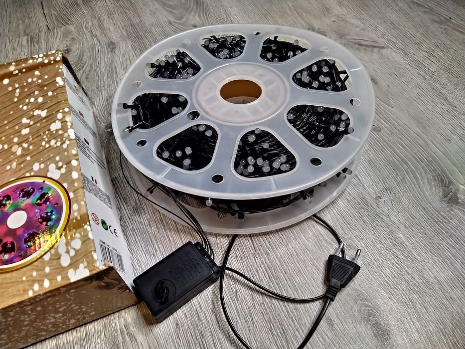 Instalatie de Craciun, Led/ Diamant, rola 100M, cu 8 Jocuri de lumini