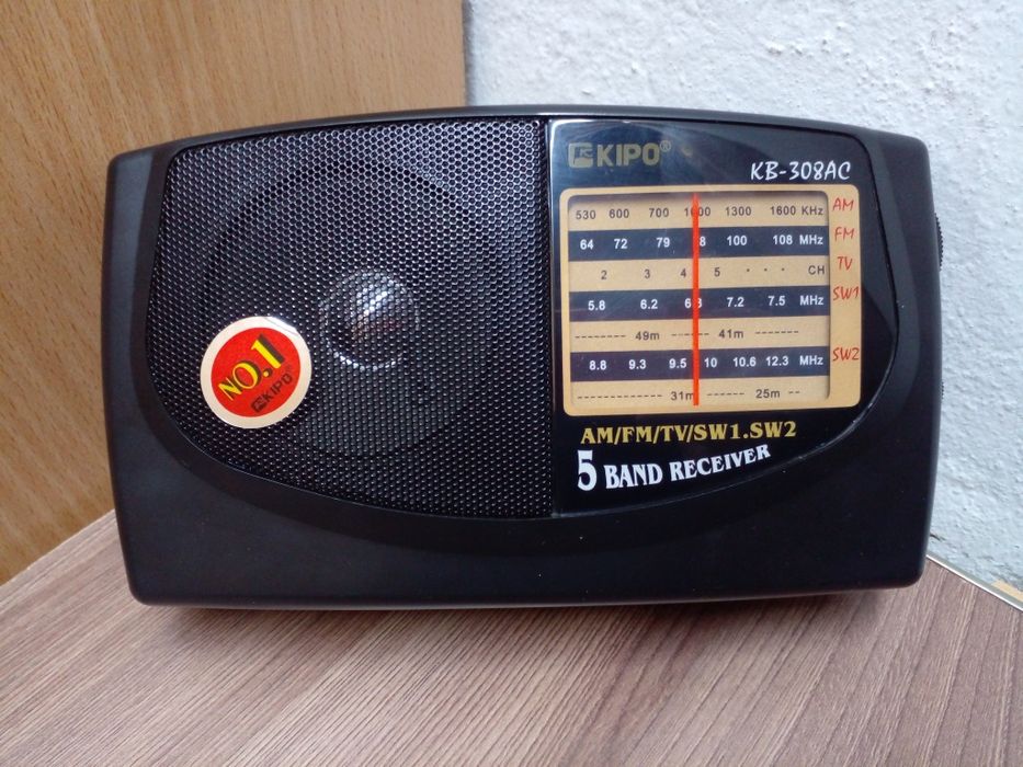 Радиоприёмник от сети и батареек