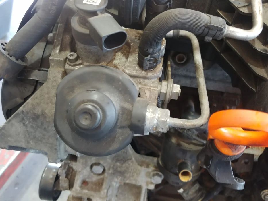 pompa inalta 2.0 tdi cff vw passat b6 b7 tiguan golf 6 skoda superb seat altea 0445010526 03l130755l