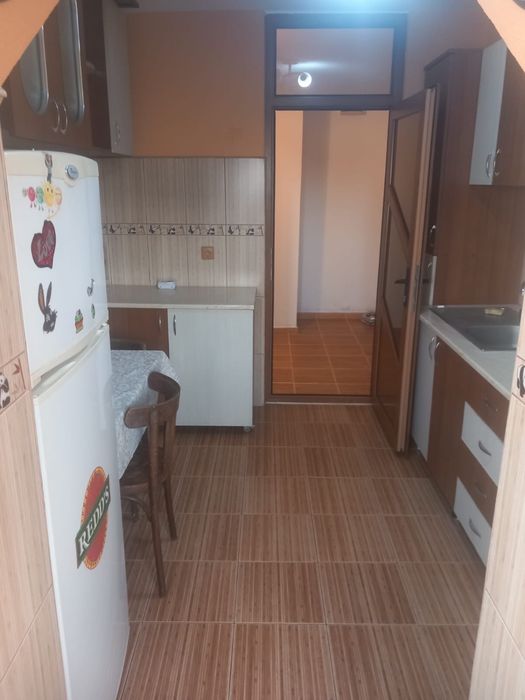 Inchiriez apartament