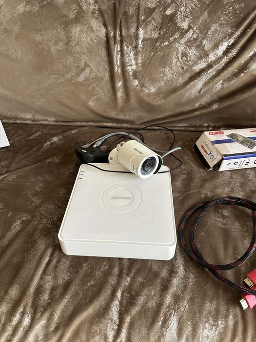 1 Kamera  VA 1 ТБ  память HIKVISION SOTILADI