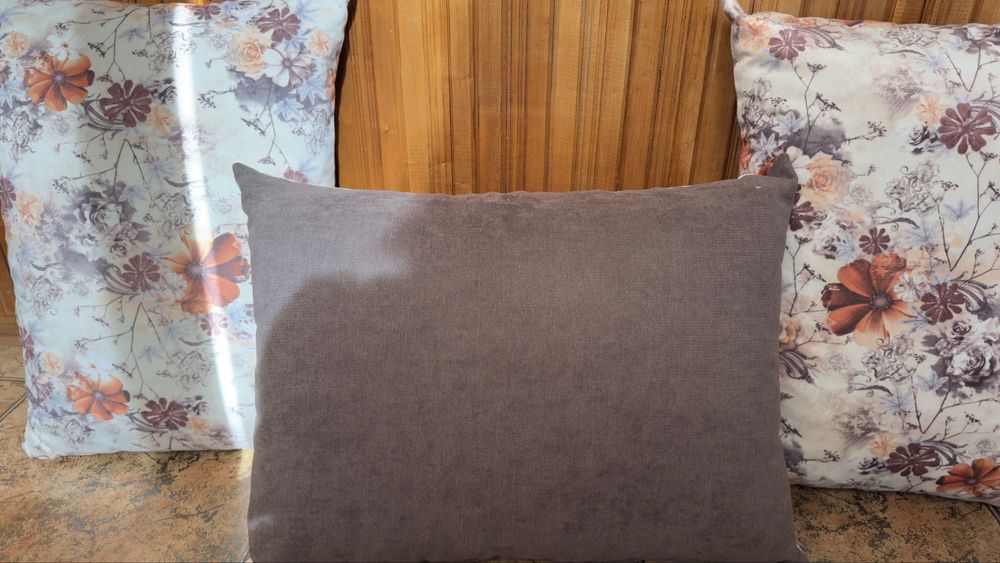 Perne decor canapea