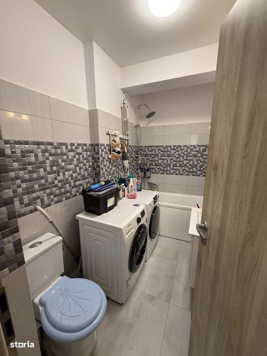 Apartament cu 3 camere semimobilat