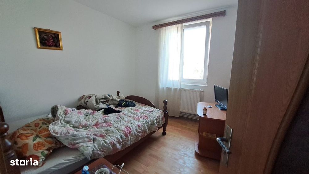 Agigea, 3 Camere Decomandat 2 Bai, Centrala Gaz, 70 Mp. Parcare, Boxa