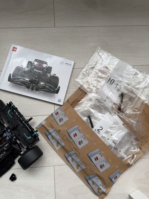 Lego Technic Mercedes AMG F1 W14 E