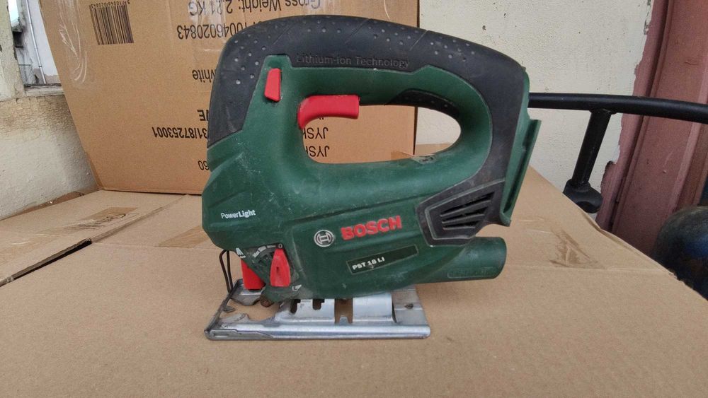 fierăstrău pendular cu acumulator Bosch PST18 LI